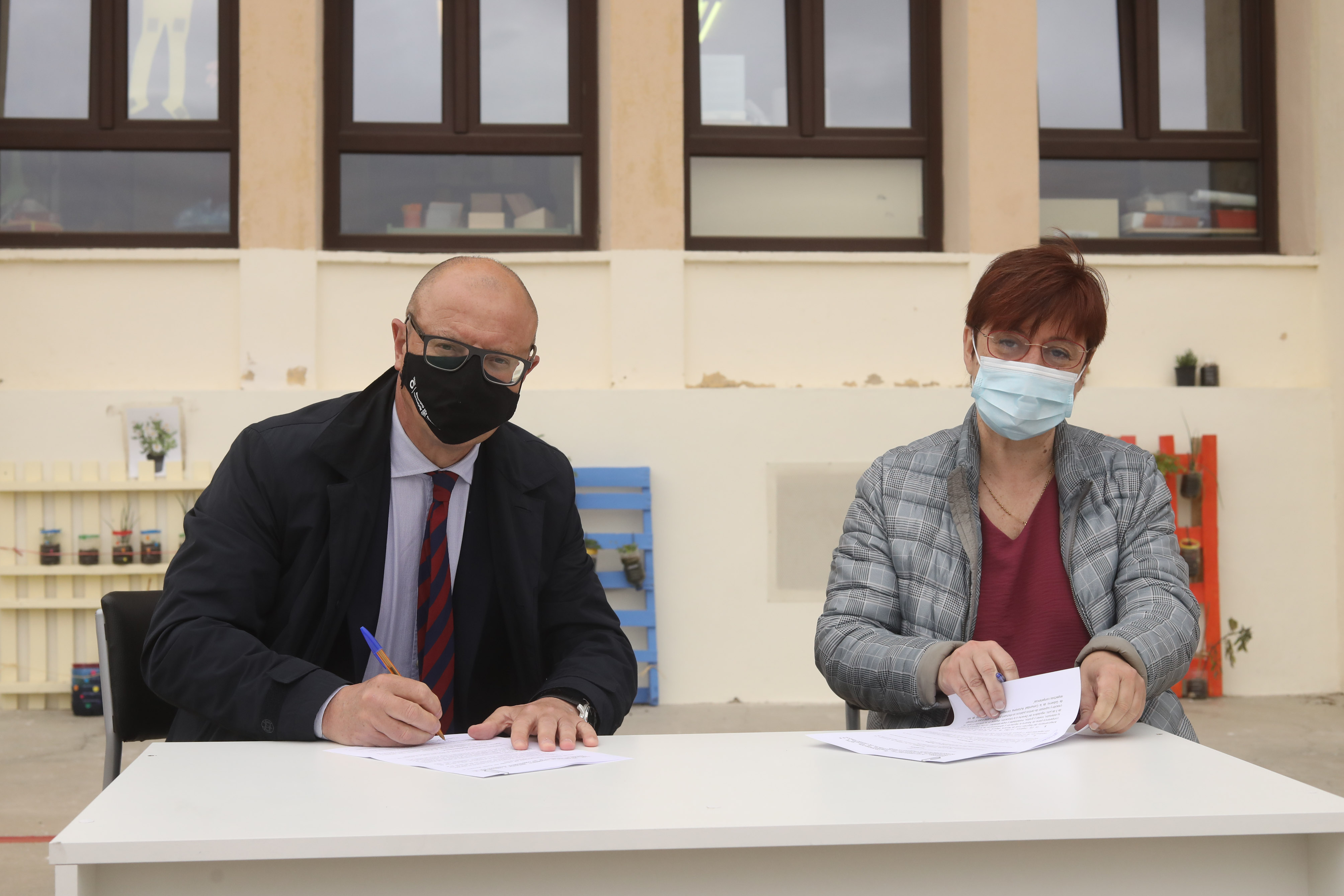 Educación y el Ayuntamiento de Sesma firman el convenio para la construcción del nuevo colegio público